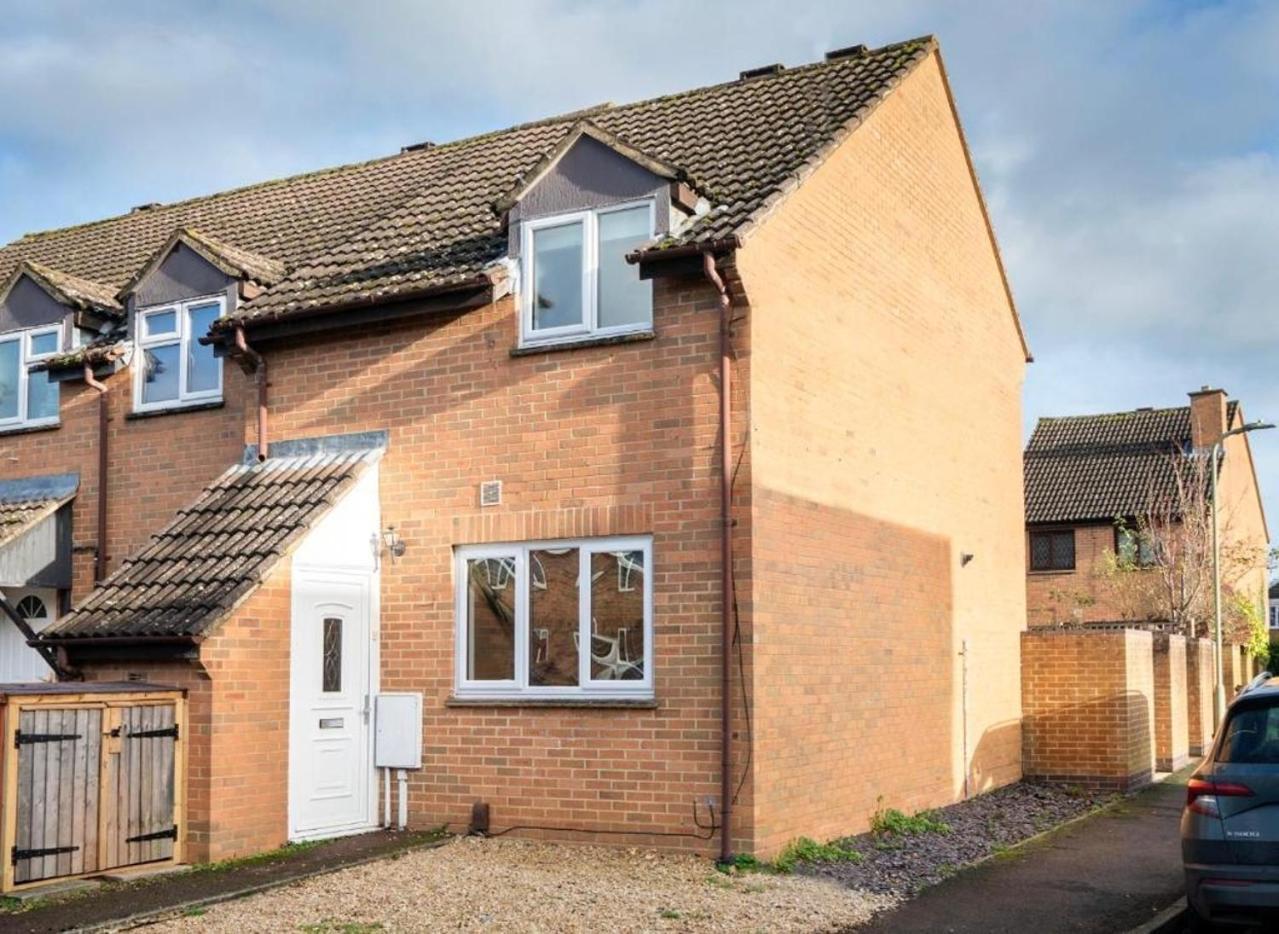 Modern 2 Bed Apt Located Close To Village Centre Kidlington Exterior photo